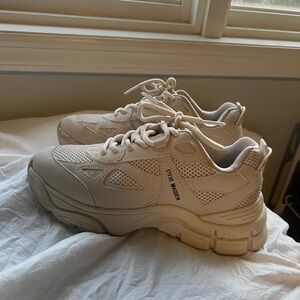 Women’s Steve Madden Khaki/Tan colored sneakers size 8